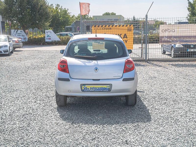 Renault Clio (2006) 1.2i 55KW - fotka 6 z 35