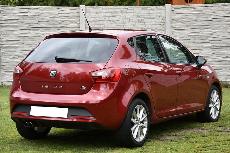 Seat Ibiza FR 1.6 TDi CR,XENON,KŮŽE,FACE - fotka 3 z 47