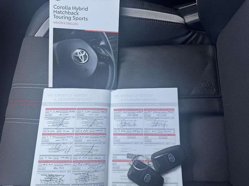 Toyota Corolla (2022) GR SPORT 2.0 HYBRID 135kW ČR - fotka 28 z 28
