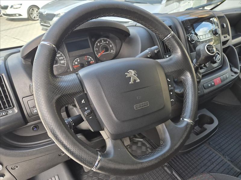 Peugeot Boxer BlueHDI 10 PALET - fotka 16 z 24