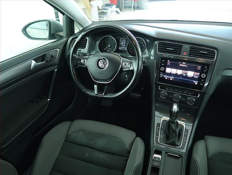 Volkswagen Golf (2017) Highline 2.0 TDI, Automat - fotka 7 z 16
