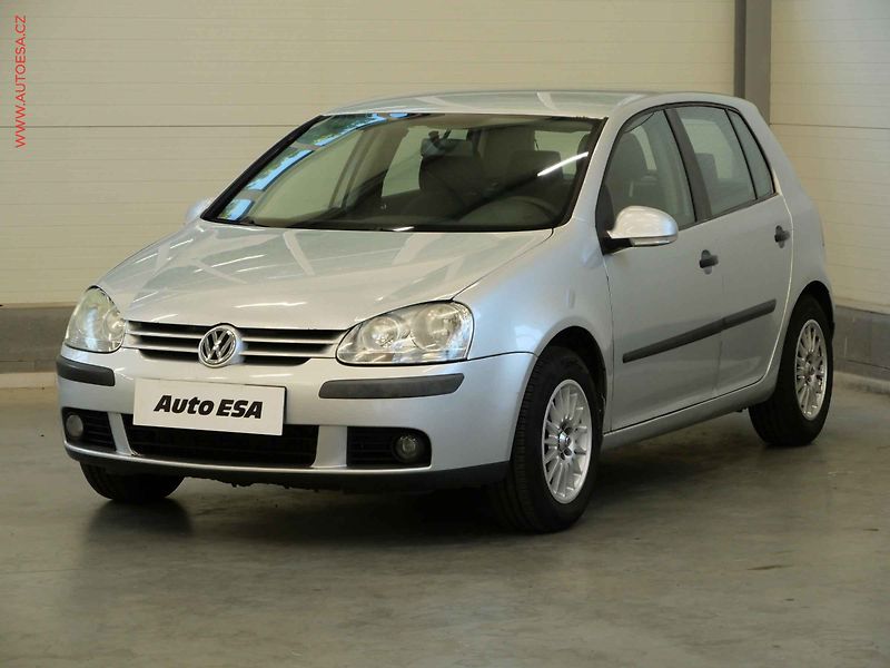 Volkswagen Golf (2004) 1.6i, 2.maj,ČR, AC, STK6/28 - fotka 3 z 17