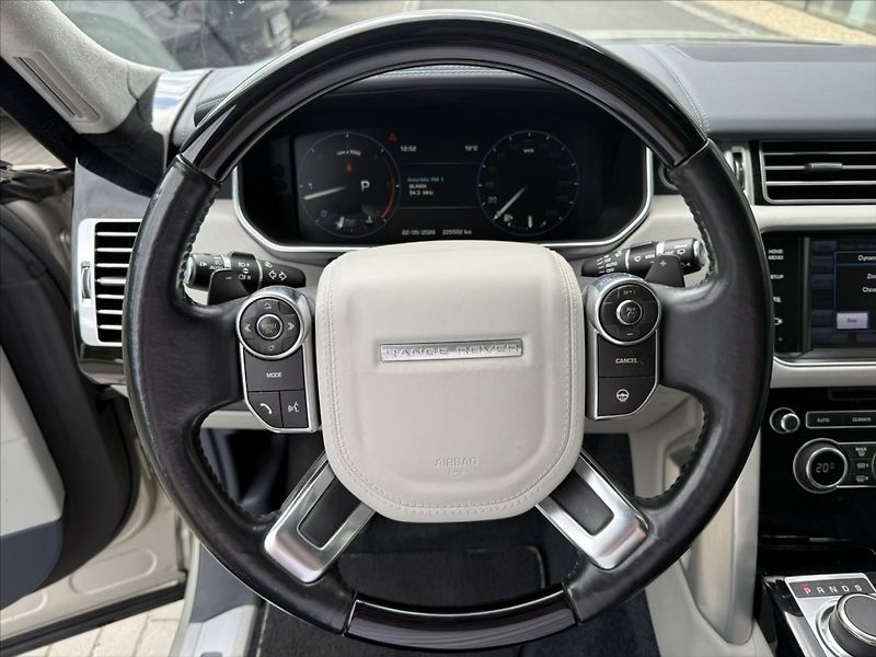 Land Rover Range Rover 4,4 AUTOBIOGRAPHY SDV8 - fotka 14 z 23