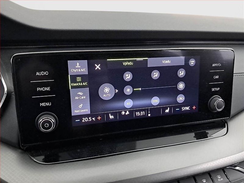 Škoda Octavia (2023) Ambition 1.5 TSI e-tec - fotka 16 z 20