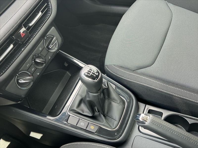 Škoda Fabia 1,0 TSi 70kW SELECTION  IV. - fotka 18 z 23