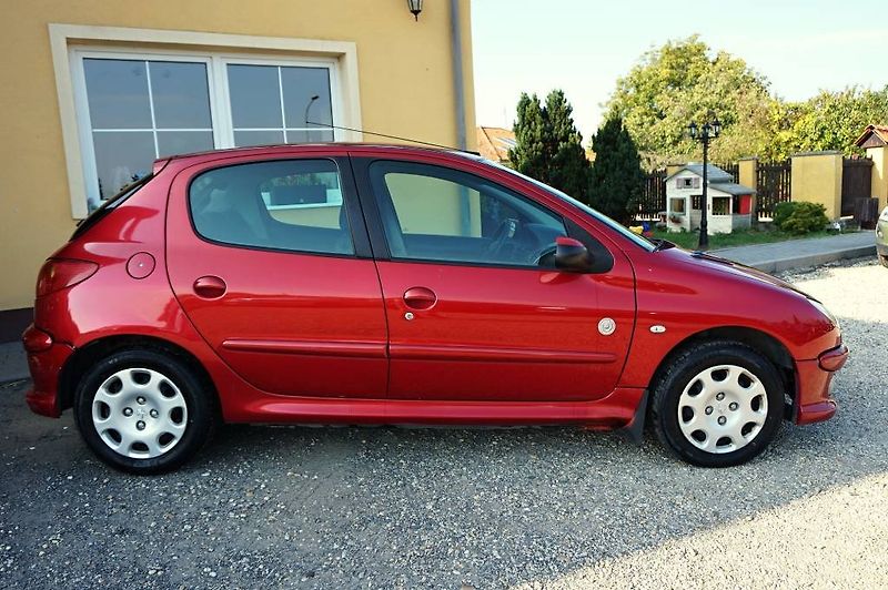 Peugeot 206 (2008) 206 GENERATION 1.4 55 kW - fotka 2 z 30