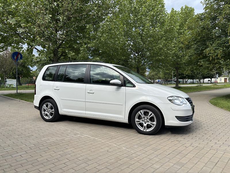 Volkswagen Touran 1.6 75kw Trendline - fotka 14 z 29
