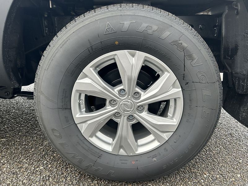 Dongfeng DF 6 (2025) DF6 4WD AT MID OFF-ROAD - fotka 13 z 13