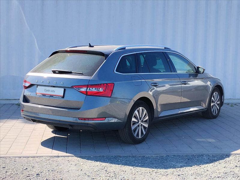 Škoda Superb 2.0TDI 110kW, DSG tažné - fotka 31 z 38