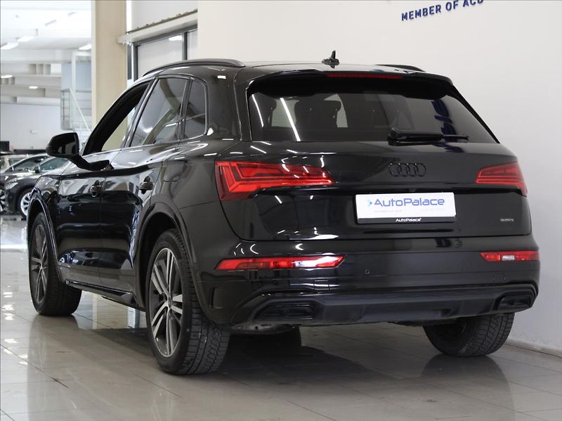 Audi Q5 2,0 e55TFSi Q. S-Line B&O ČR - fotka 3 z 40