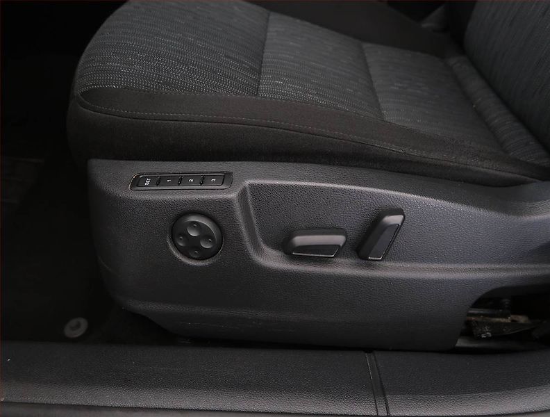 Škoda Superb (2014) 2.0 TDI, Navi, Xenony - fotka 19 z 26