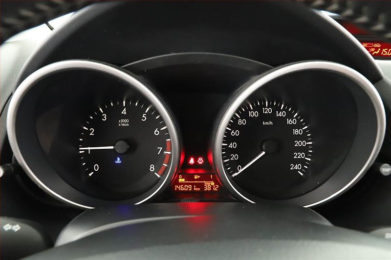 Mazda 5 (2015) 2.0, 6 míst, Tempomat - fotka 8 z 17