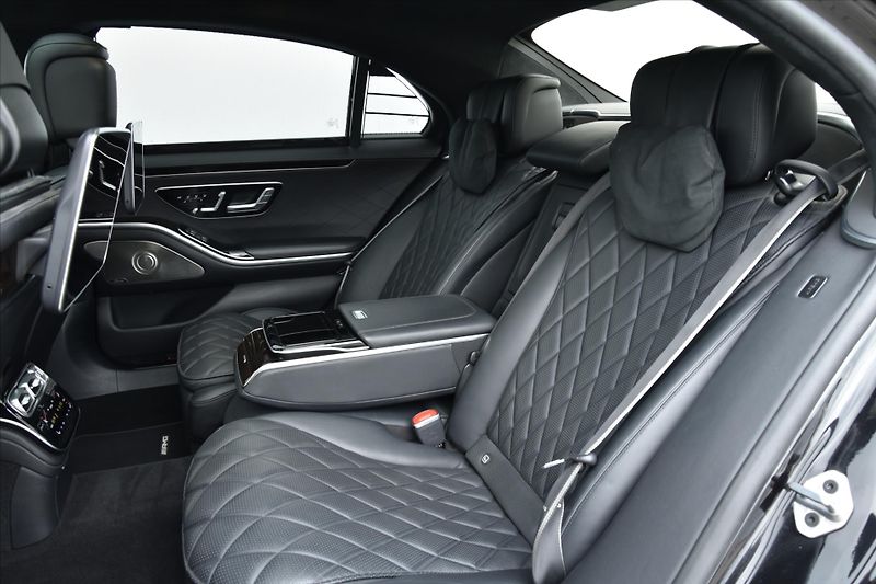 Mercedes-Benz Třídy S 400d 4 MATIC LONG AMG DPH - fotka 11 z 37