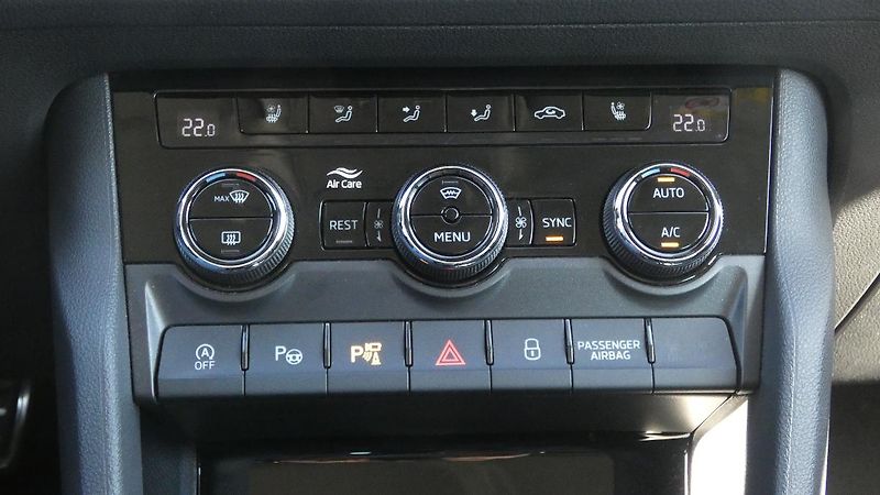 Škoda Kodiaq 2,0 TSI 140 kW L&K 4x4 DSG - fotka 17 z 27