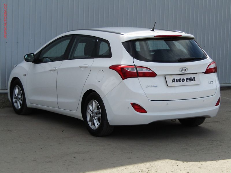 Hyundai i30 (2017) 1.6 GDi, ČR, AC, tempo, park - fotka 6 z 17