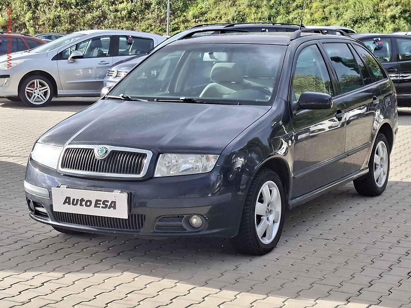 Škoda Fabia (2007) 1.2 HTP, AC, výhřev sed - fotka 3 z 16