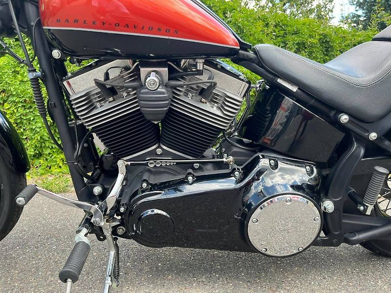 Harley-Davidson FXS 1600 Softail Blackline (2011) - fotka 14 z 15