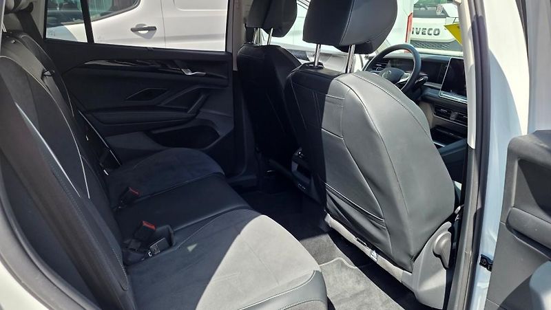 Volkswagen Tayron (2025) 1.5 PHEV 150kW Elegance SoH100 - fotka 14 z 48