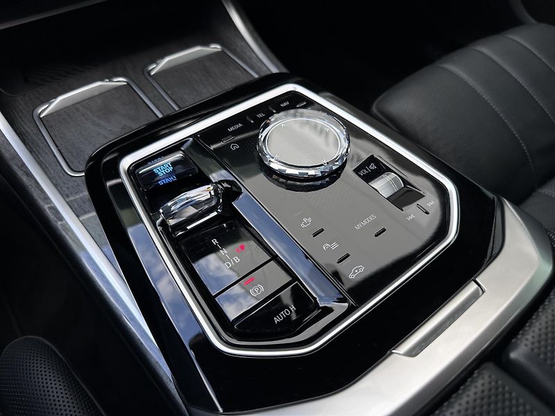 BMW i7 xDrive60 - fotka 27 z 31
