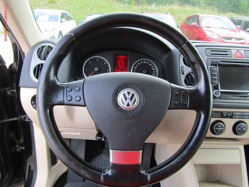 Volkswagen Tiguan (2009) 2.0 TDI 4x4, autoAC - fotka 13 z 20