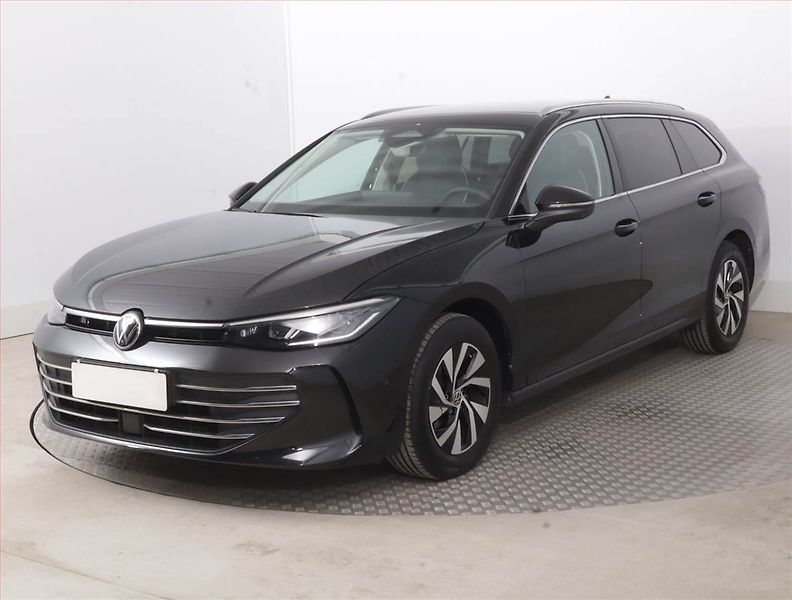 Volkswagen Passat (2024) Business 1.5 eTSI ACT - fotka 2 z 16