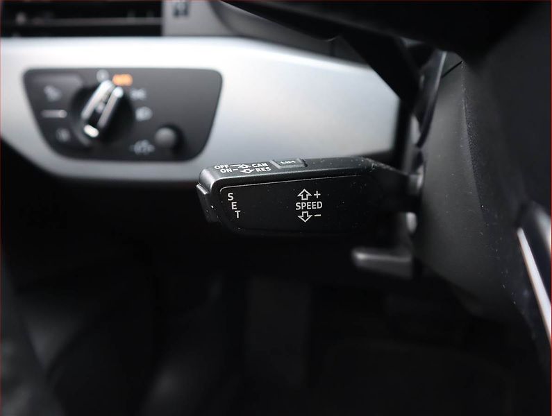 Audi A4 (2016) Ambition 2.0 TDI, Automat - fotka 17 z 21