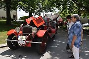 Tradiční závod S kopce do kopce si nenechalo letos ujít na sedm desítek posádek historických automobilů a motocyklů