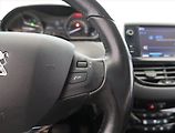 Peugeot 2008 (2017) 1.2 PureTech, Automat, ČR - náhled 17