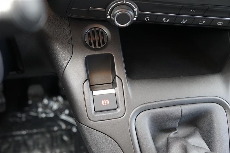 Citroën Berlingo (2026) 1,5 Diesel 100k ManualYOUPROFI - fotka 21 z 24