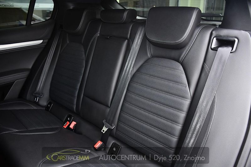 Alfa Romeo Stelvio 2.2 D154kW Veloce AT8-Q4 - fotka 14 z 56