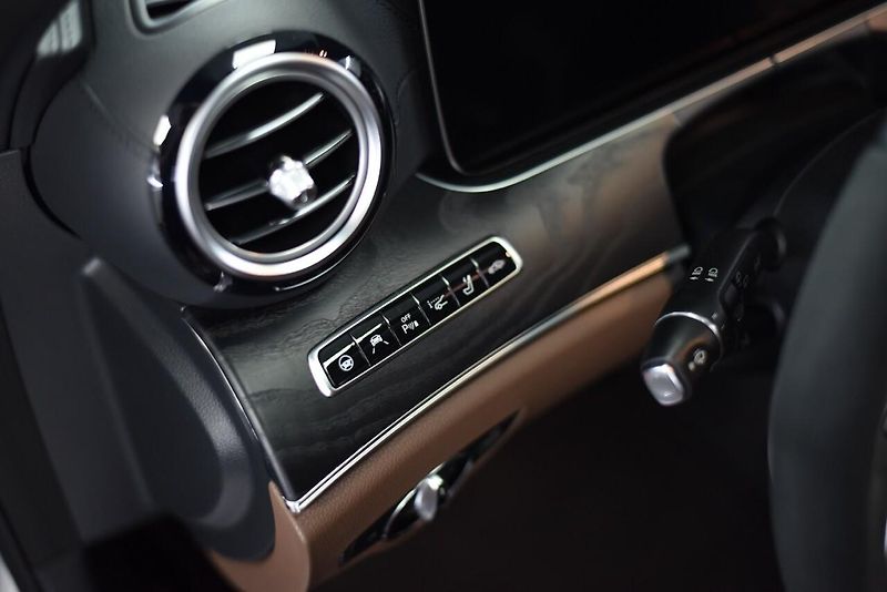 Mercedes-Benz Třídy E E53 AMG - fotka 6 z 22