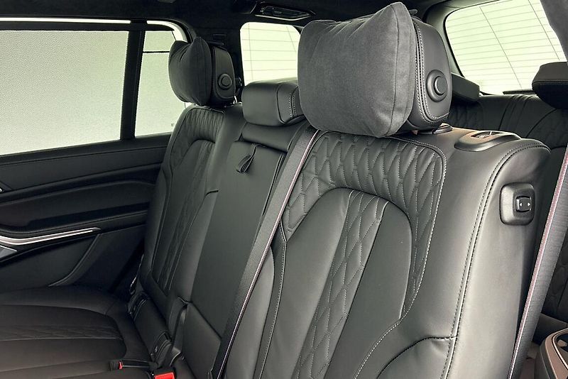 BMW X7 xDrive40d - fotka 9 z 30