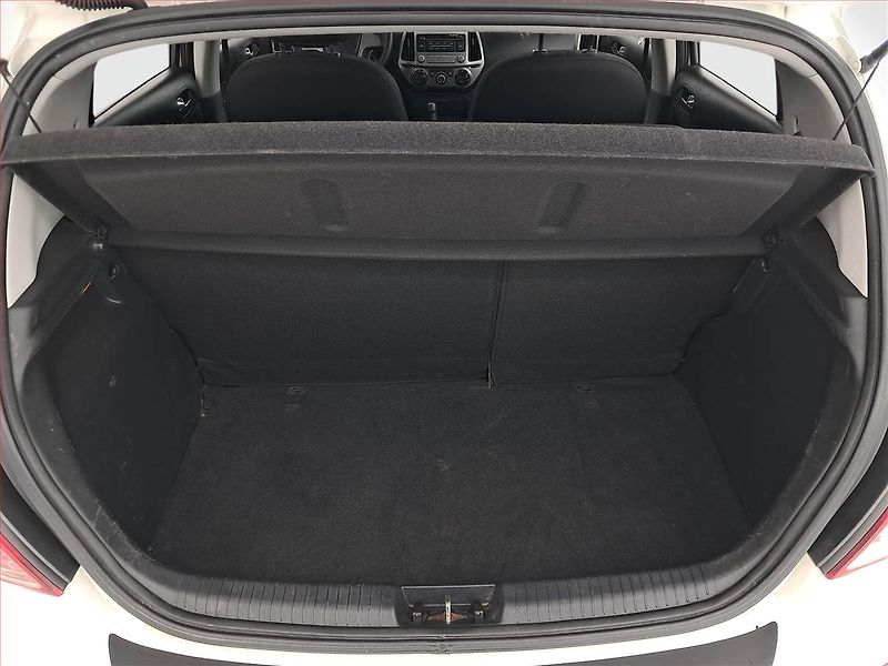 Hyundai i20 (2013) 1.2, ČR,1.maj, Serv.kniha - fotka 14 z 17