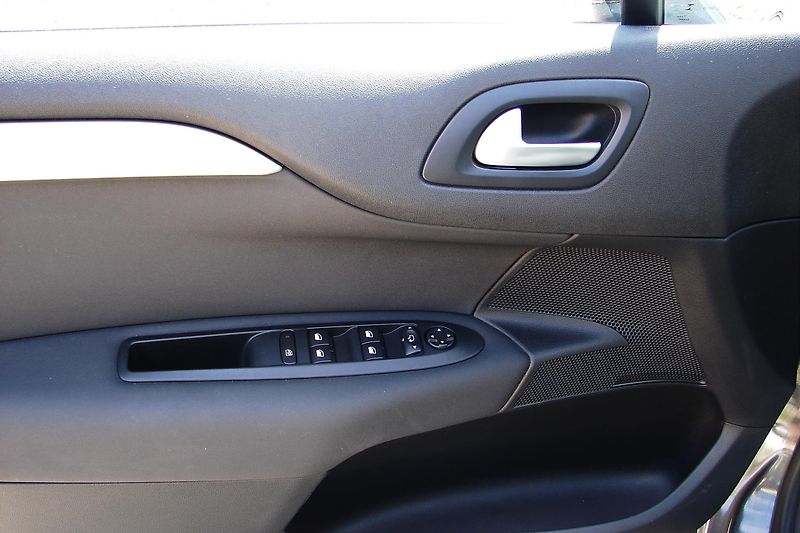 Citroën C4 II. 1.6 VTi 120PS NAVI-ZADÁN!  - fotka 15 z 34