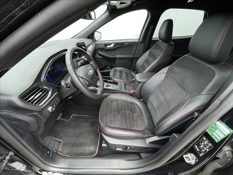 Ford Kuga 2,5 Duratec HEV CVT ST-Line X - fotka 4 z 24