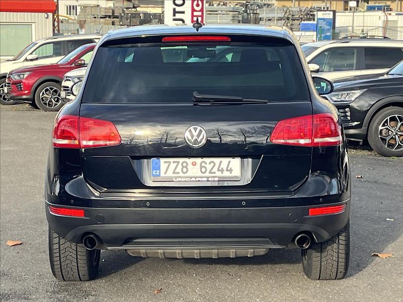 Volkswagen Touareg 3,0 TDI  V6 150 kW DSG 4M - fotka 6 z 36