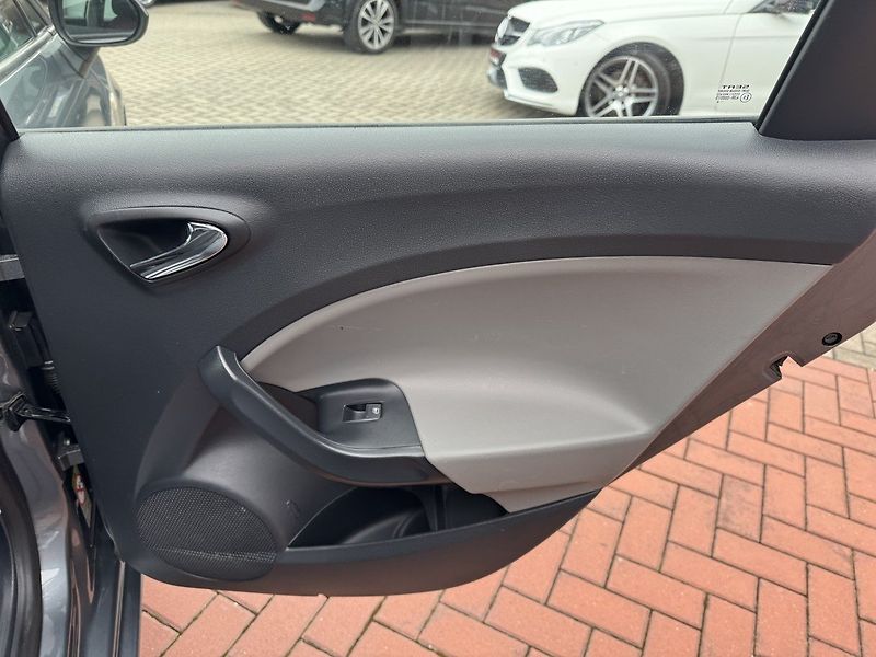 Seat Ibiza (2014) 1.4i 16V Navi Digi Klima - fotka 19 z 50