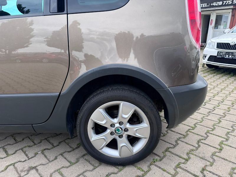 Škoda Roomster (2012) SCOUT 1,6 TDI 66 KW BELGIE STK - fotka 14 z 50