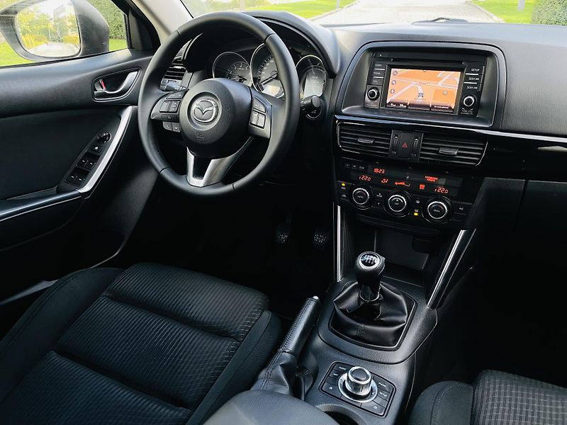 Mazda CX-5 2.0i MANUÁL 4x4 1MAJITEL TAŽNÉ - fotka 24 z 40
