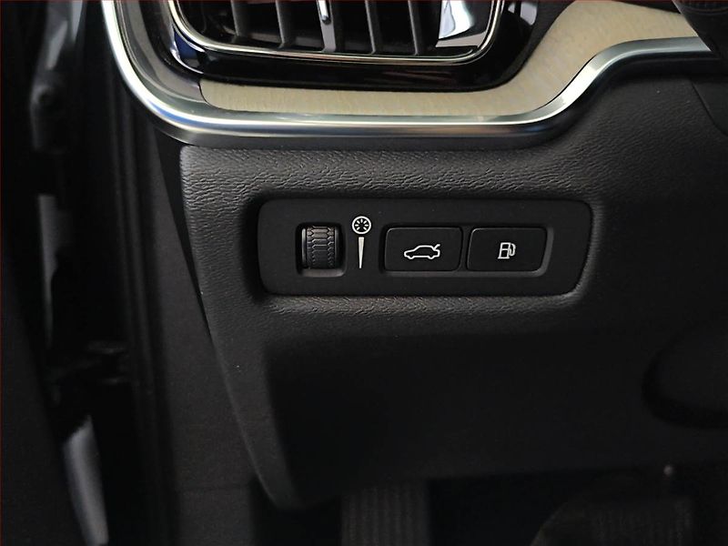 Volvo V60 (2020) T8 Twing Engine - fotka 20 z 23