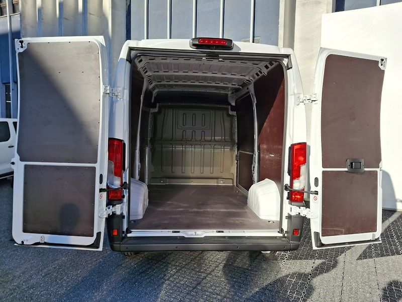 Peugeot Boxer (2026) Furgon 3300 L2H2 BlueHDi 120k  - fotka 27 z 29