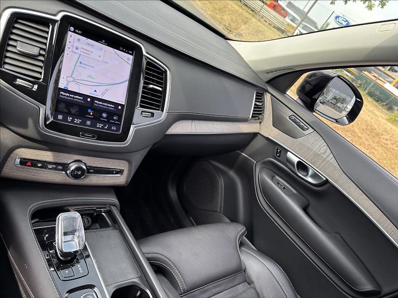 Volvo XC90 2,0 B5 AWD Plus Dark - fotka 46 z 46