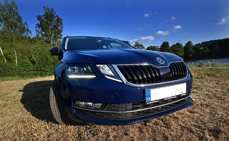 Škoda Octavia (2018) 4x4, 2.0TDI, - fotka 2 z 8