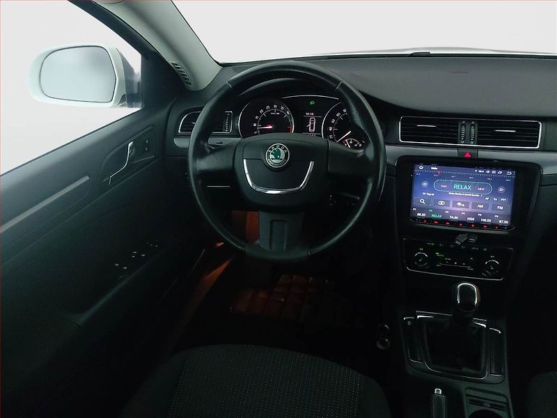 Škoda Superb (2012) Ambition 2.0 TDI, Tempomat - fotka 7 z 15