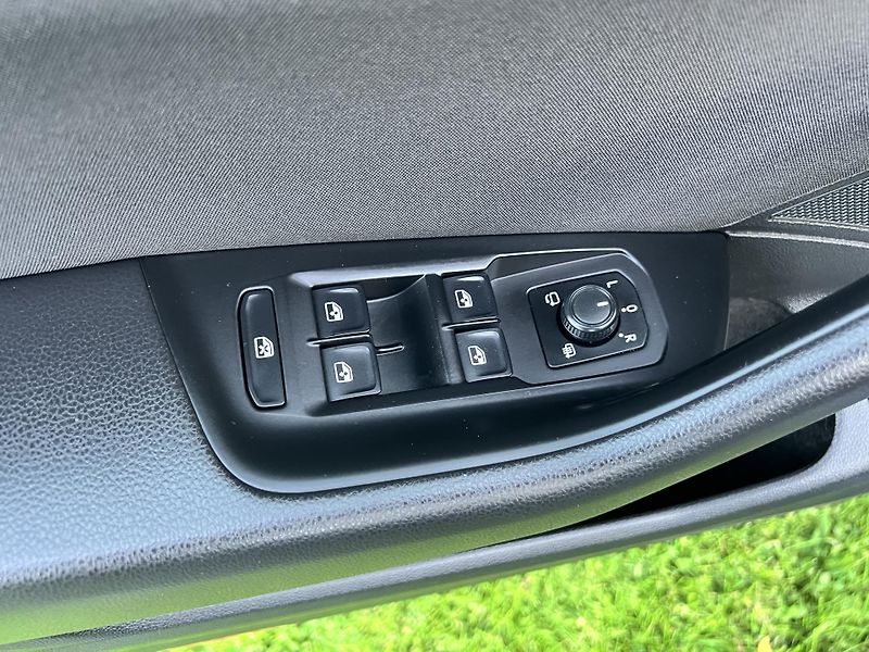 Volkswagen Passat 2.0TDI 110KW,NAVI,EL.TZ,APP - fotka 34 z 50