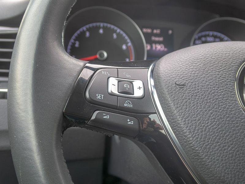 Volkswagen Golf Sportsvan (2017) 1.4TSI 110KW DSG – NAVI - fotka 17 z 50