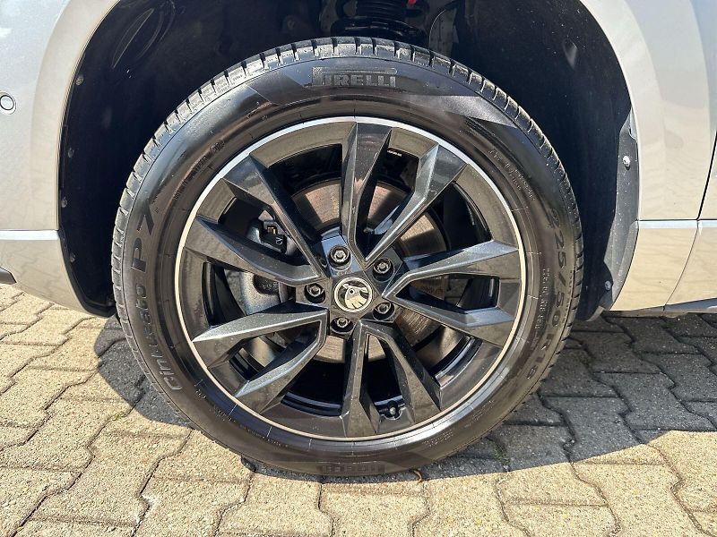 Škoda Karoq (2025) 2.0 TDI 4x4 DSG Sportline - fotka 32 z 36