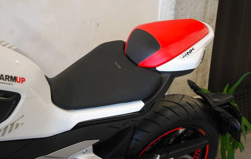 CFMOTO 800 NK (2025) 800NK Sport - krásný stav,serv - fotka 18 z 20