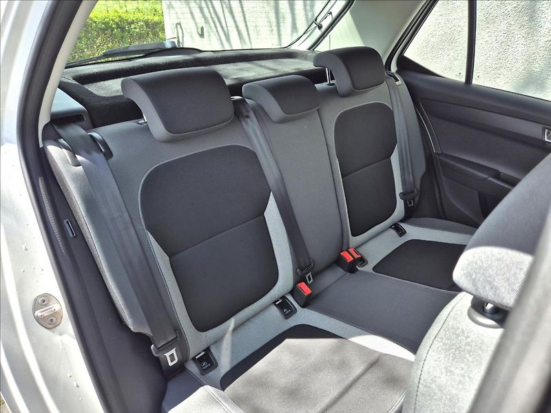 Škoda Fabia 1,0 i III 55Kw Klima,ESP - fotka 18 z 26