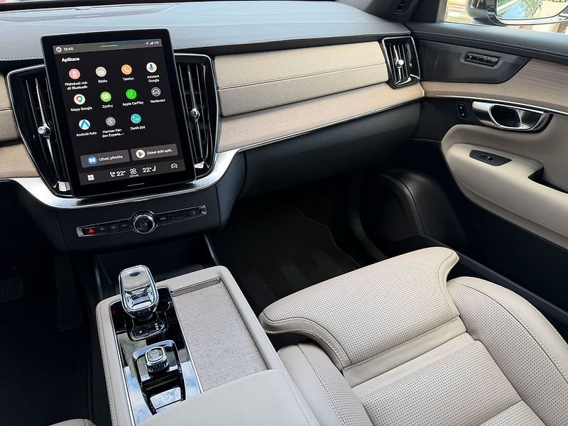Volvo XC90 B5 PLUS, 360°, VZDUCH, VENTILA - fotka 25 z 25